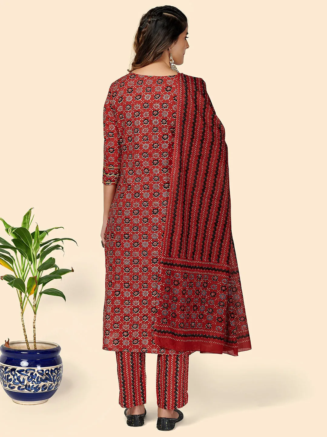 Women'S Printed & Gota Patti Work Straight Cotton Red Stitched Kurta Pant With Dupatta