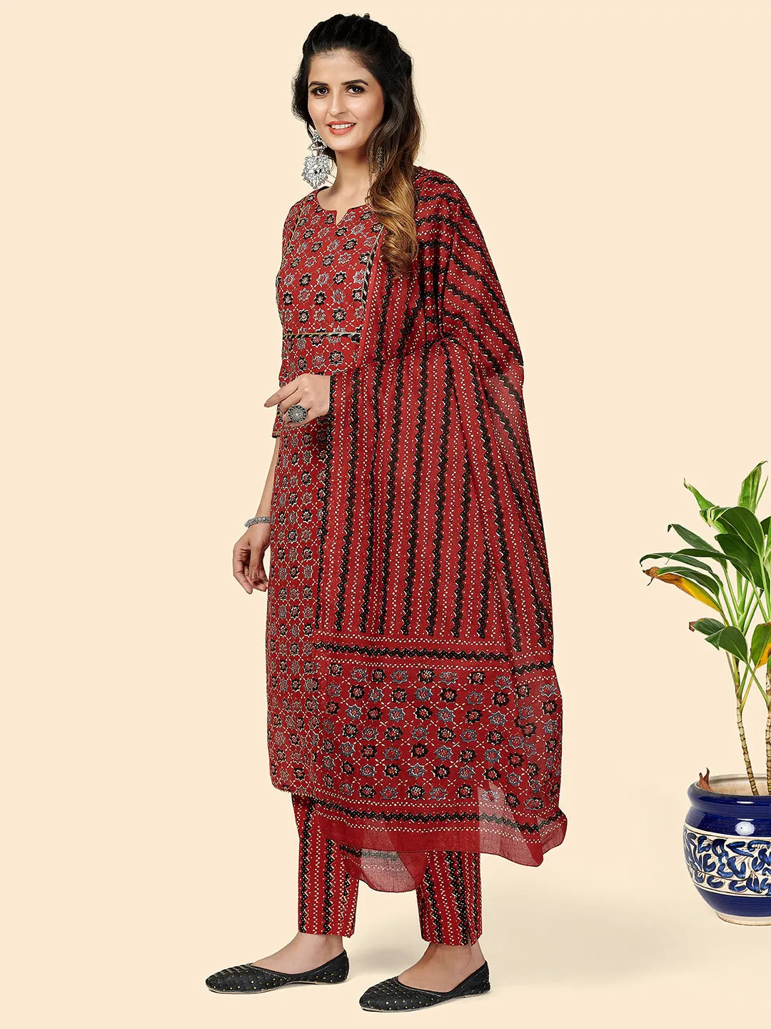 Women'S Printed & Gota Patti Work Straight Cotton Red Stitched Kurta Pant With Dupatta